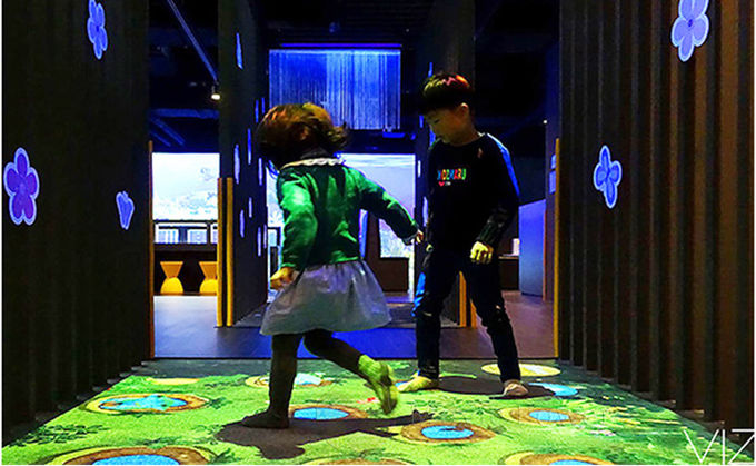 Machines interactives de divertissement de zone de jeu d'enfants de jeu de projection d'hologramme du plancher 3d 0