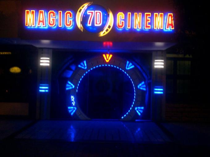 Pleuvoir la salle de cinéma de la bulle XD de neige, 6 théâtre interactif électrique de la plate-forme 7D de DOF 1