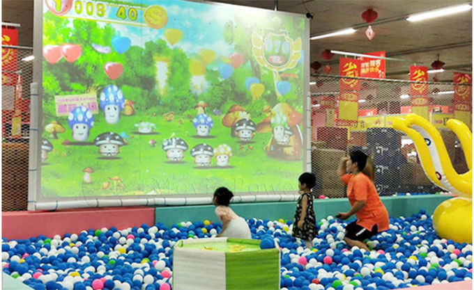 Équipement interactif de jeu de boule de Zorbing de parc à thème de projecteur de l'AR de divertissement d'enfants 0